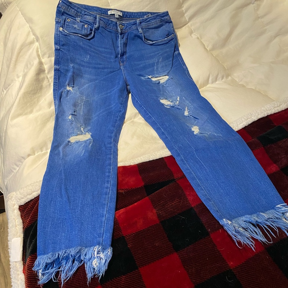 Zara Trafaluc Slouchy Distressed Jeans- Size 10